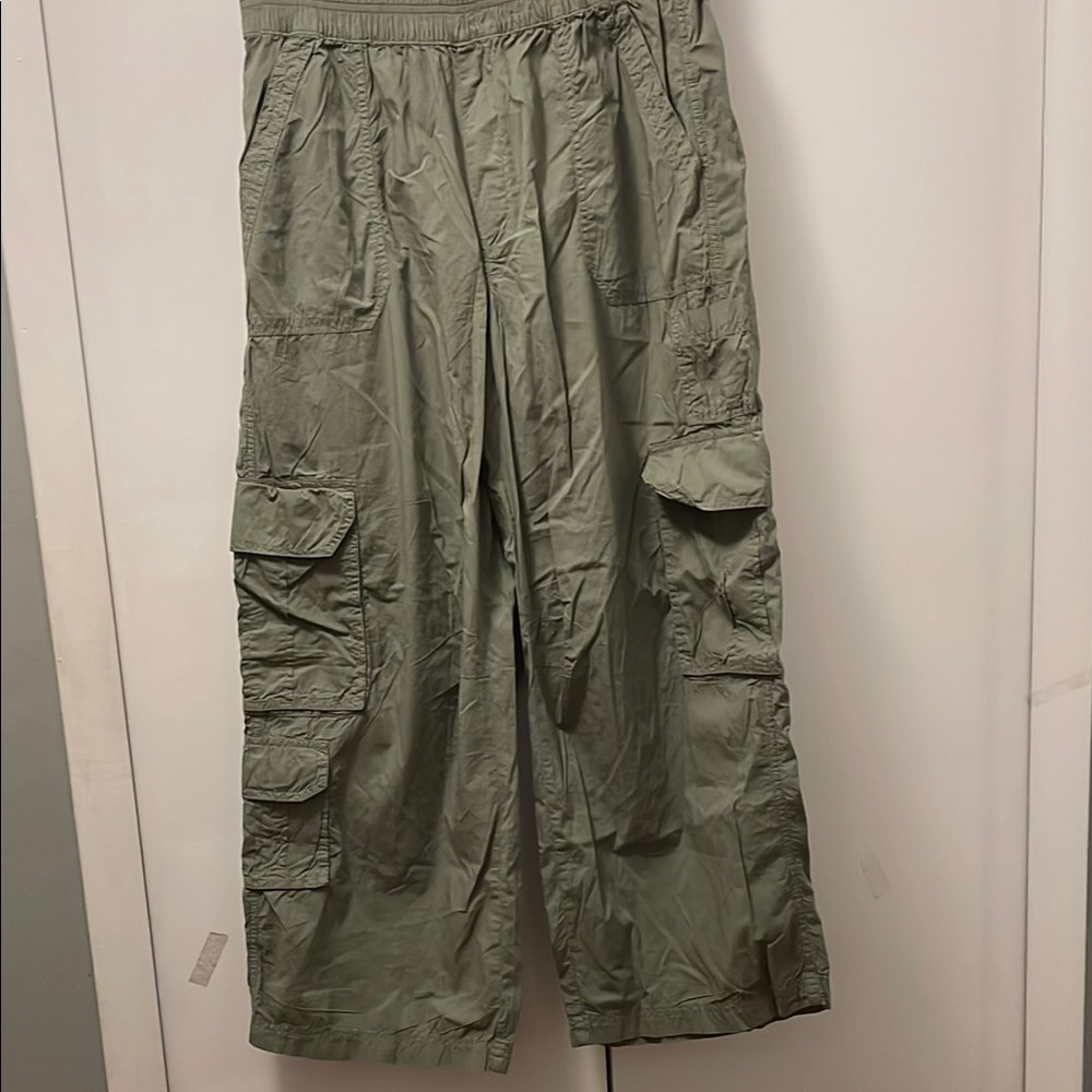 Aerie Wide Leg Green Cargo Pants with Soft Elastic Waistband and 100%Cotton